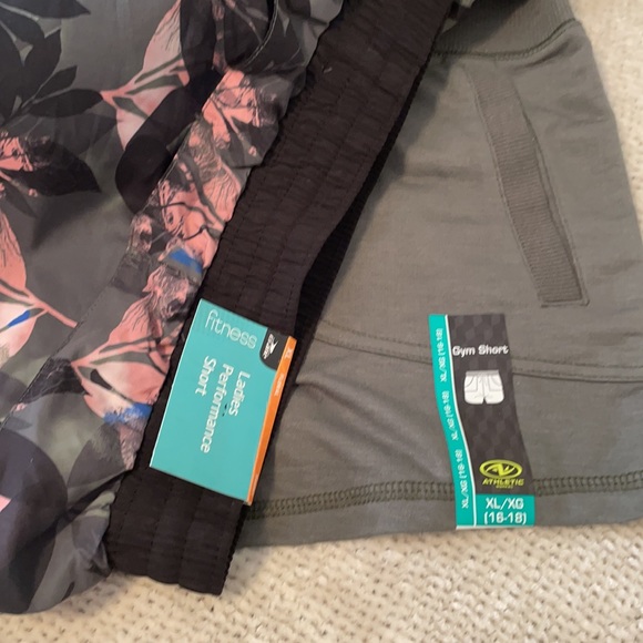 2 pair of brand new XLarge shorts - Picture 3 of 3